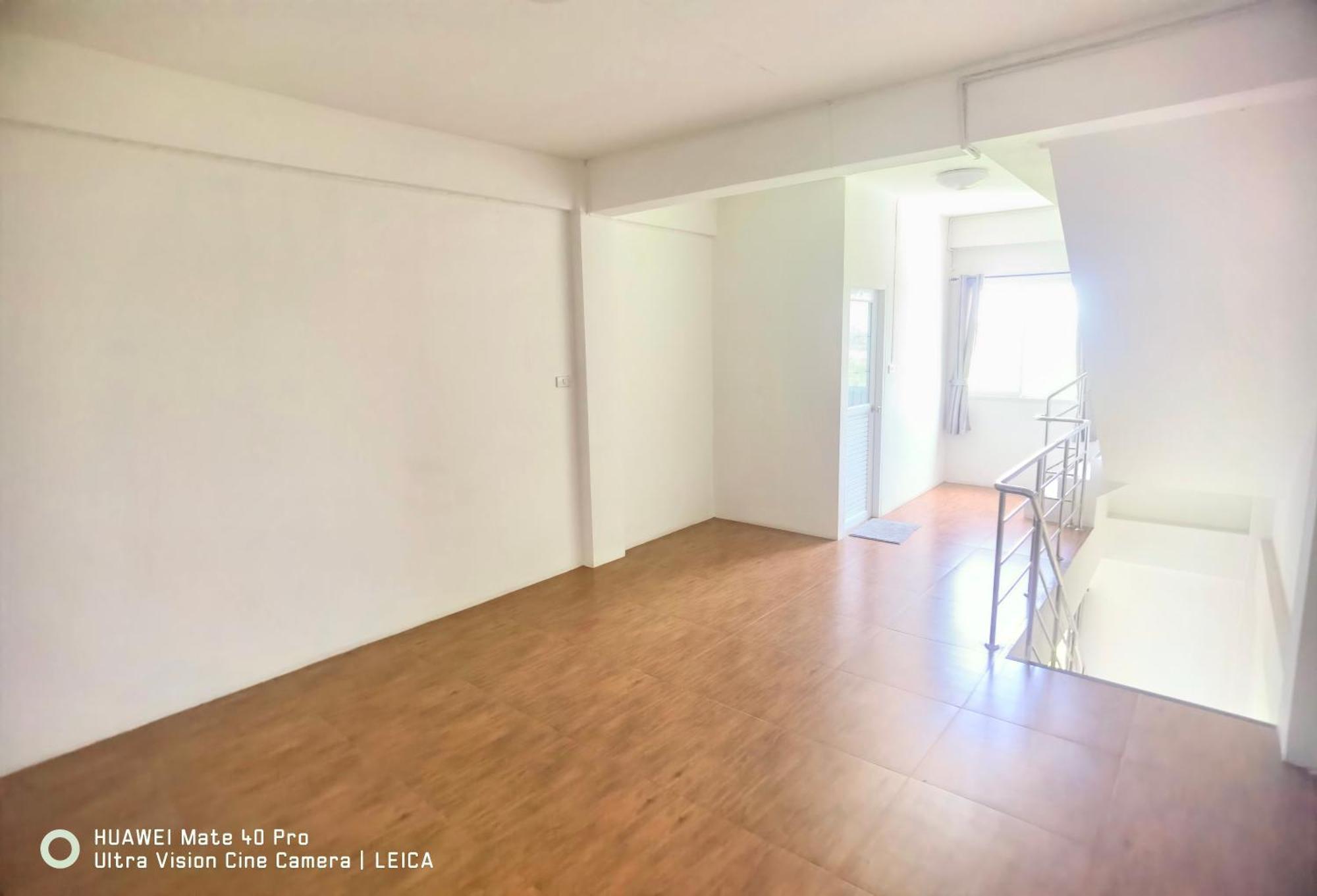 115 Townhouse Hotell Ban Khlong Krang Eksteriør bilde