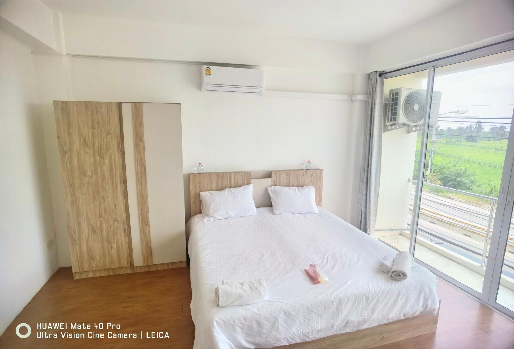 115 Townhouse Hotell Ban Khlong Krang Eksteriør bilde