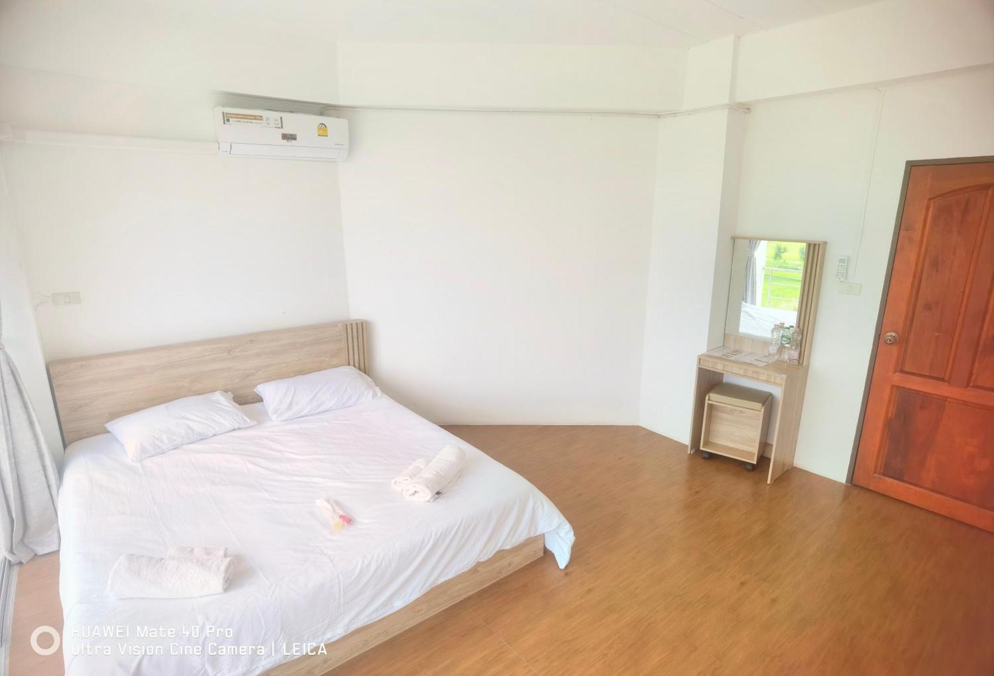 115 Townhouse Hotell Ban Khlong Krang Eksteriør bilde